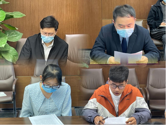 0428新聞稿-駐馬店市產(chǎn)業(yè)投資集團(tuán)有限公司召開(kāi)“青春向黨、奮斗強(qiáng)國(guó)”五四青年節(jié)主題座談交流會(huì)311.png