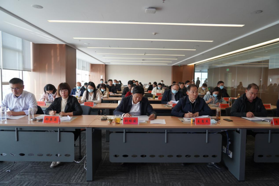 新聞稿：駐馬店市產(chǎn)業(yè)投資集團(tuán)有限公司召開“決戰(zhàn)決勝第四季度、奮力沖刺全年目標(biāo)”部署動員會（陳主任、主席修改版）981.png