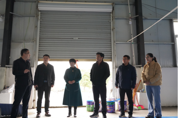 市產(chǎn)業(yè)集團黨委書記、董事長劉培建一行深入結(jié)對幫扶村調(diào)研鄉(xiāng)村振興工作174.png