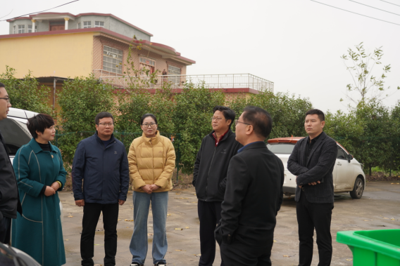 市產(chǎn)業(yè)集團黨委書記、董事長劉培建一行深入結(jié)對幫扶村調(diào)研鄉(xiāng)村振興工作193.png